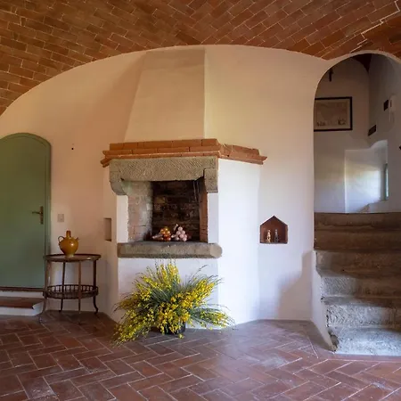 Castello Del Calcione Farm stay *